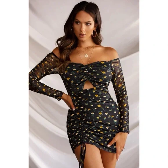 Wild Honey Dresses | Wild Honey Black Floral Off-The-Shoulder Cut-Out Ruched Mini Dress Size Medium | Color: Black/Yellow | Size: M | Dog_Mom1's Wild Honey Dresses | Wild Honey Black Floral Off-The-Shoulder Cut-Out Ruched Mini Dress Size Medium | Color: Black/Yellow | Size: M | Dog_Mom1's